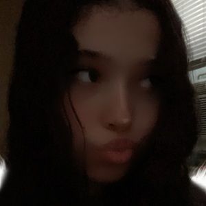 Meet your Posher, Selena